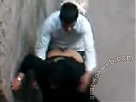 Iraqi mature whore fucked by young dude in alley