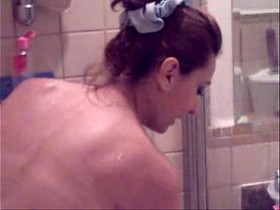 Syrian girl taking shower after fucking